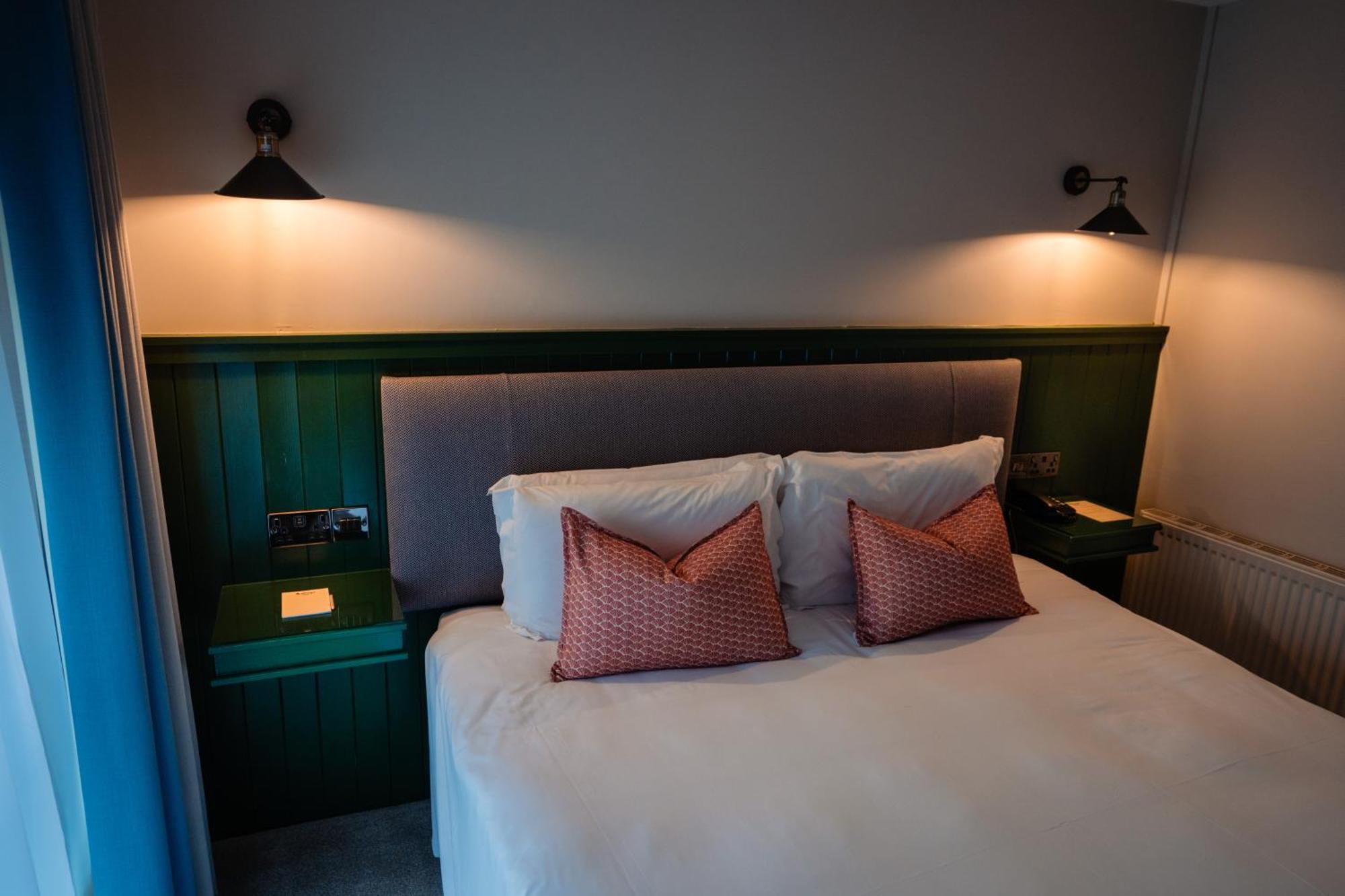 Mcgrory'S Hotel カルダフ エクステリア 写真