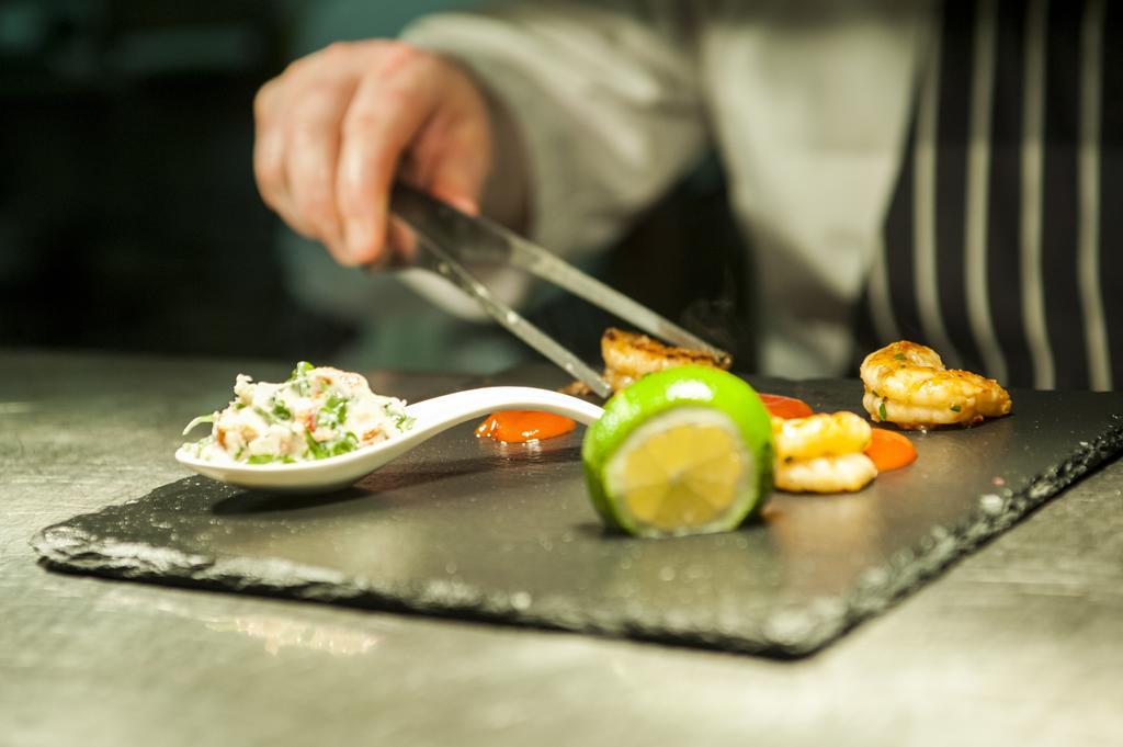 Mcgrory'S Hotel カルダフ エクステリア 写真