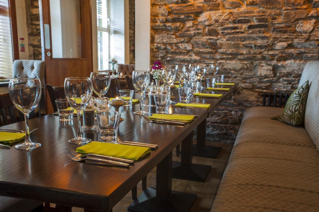Mcgrory'S Hotel カルダフ エクステリア 写真